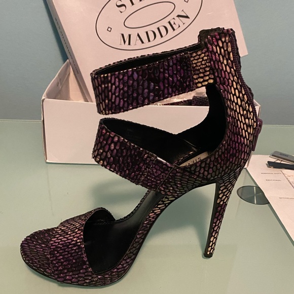 Heels - Picture 5 of 5